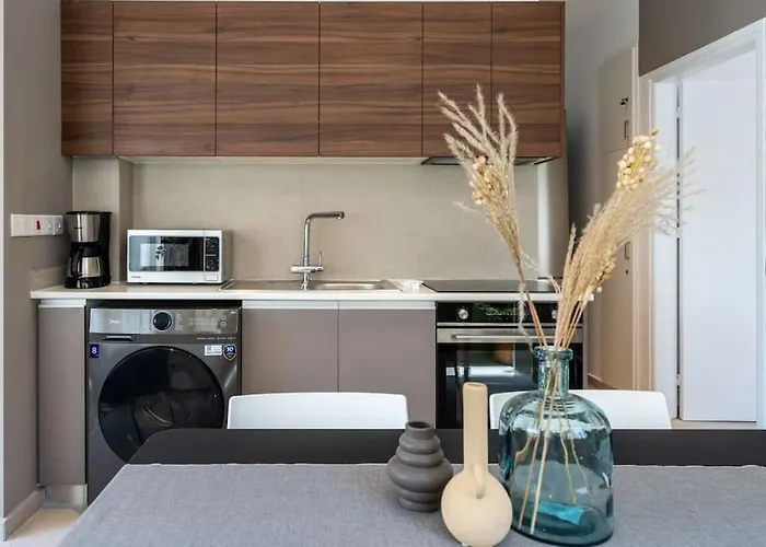 Cloudwalk 1- Bedroom In Larnaka